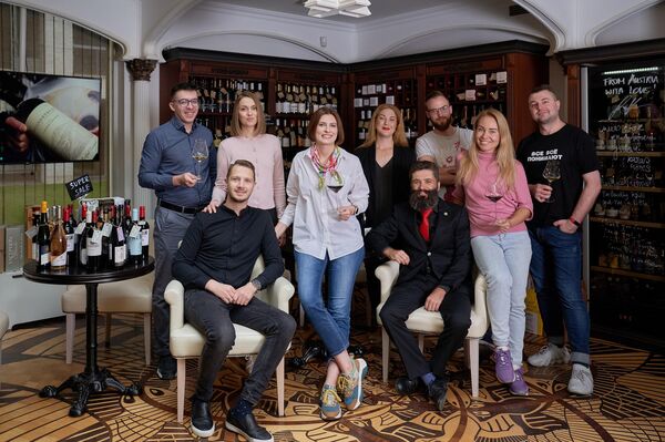 Коллектив школы сомелье Wine State