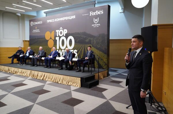Александр Сергеев, управляющий отелем Метрополь на пресс-конференции Top100wines