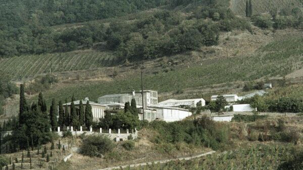 Опытный завод виноградных вин Всесоюзного научно-исследовательского института виноделия и виноградарства Магарач.  