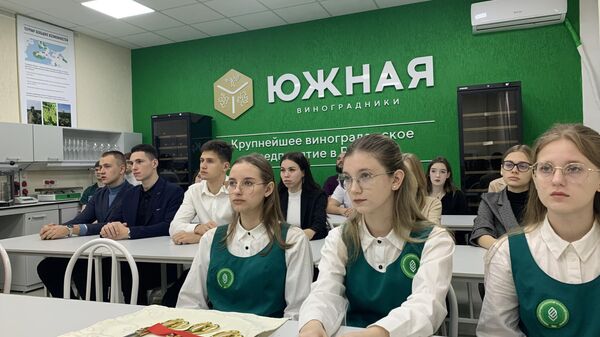 Первый открытый урок по виноделию в новой лаборатории 