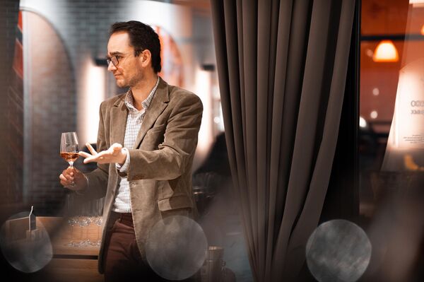 Главный энолог Шато де Талю Франк Дюсенер