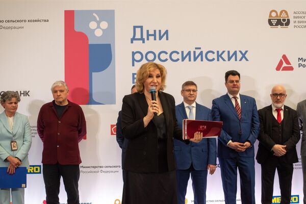 В METRO стартовал весенний этап всероссийской акции Дни российских вин