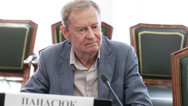 19 мая 2026 года. Круглый стол Комитета Совета Федерации по экономической политике совместно с Комитетом Совета Федерации по аграрно-продовольственной политике и природопользованию. Панасюк Александр Львович, заместитель директора ВНИИ напитков 19 мая 2026 года. Круглый стол Комитета Совета Федерации по экономической политике совместно с Комитетом Совета Федерации по аграрно-продовольственной политике и природопользованию. Панасюк Александр Львович, заместитель директора ВНИИ напитков